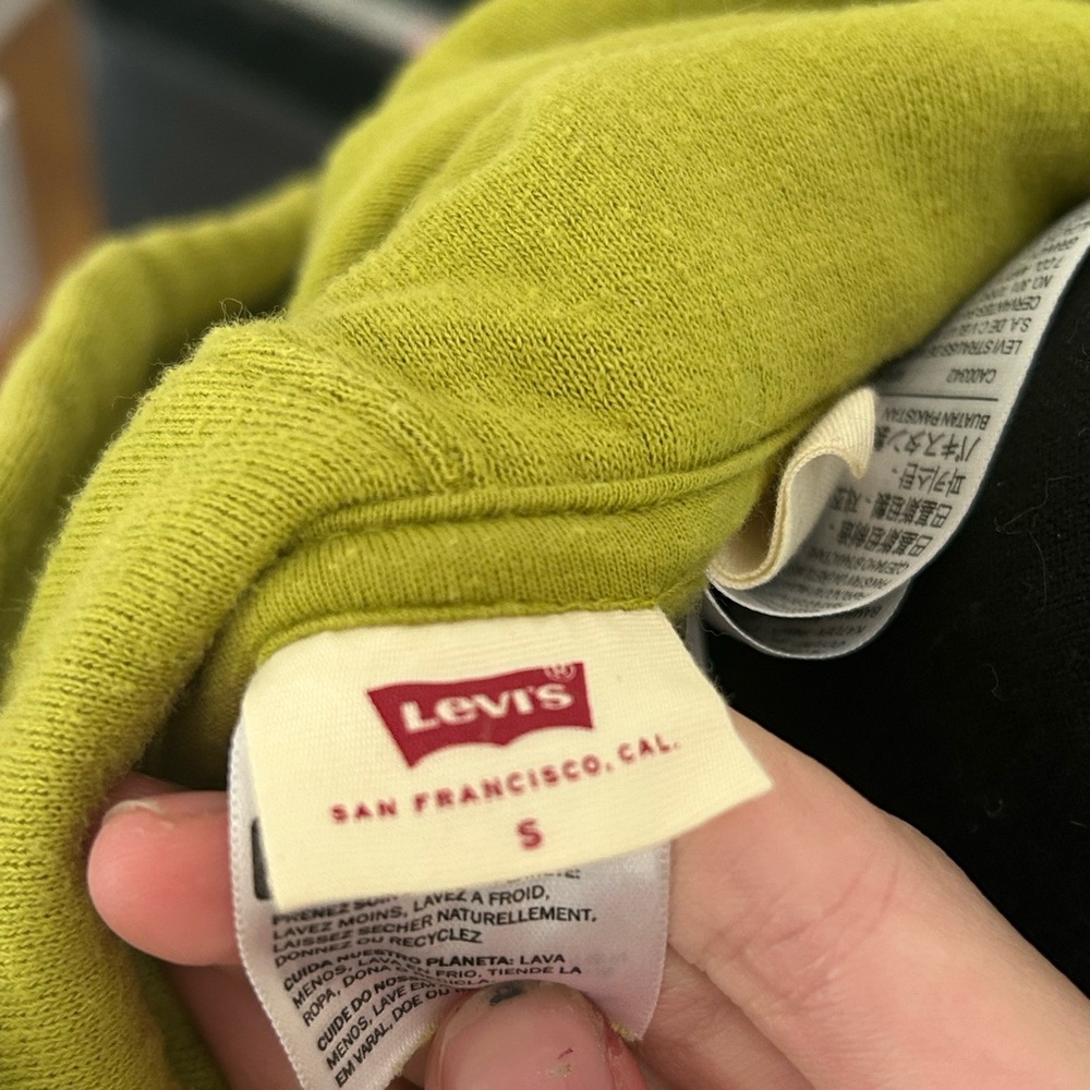 Levi’s Crop Sweatshirt - Picture 3 of 3